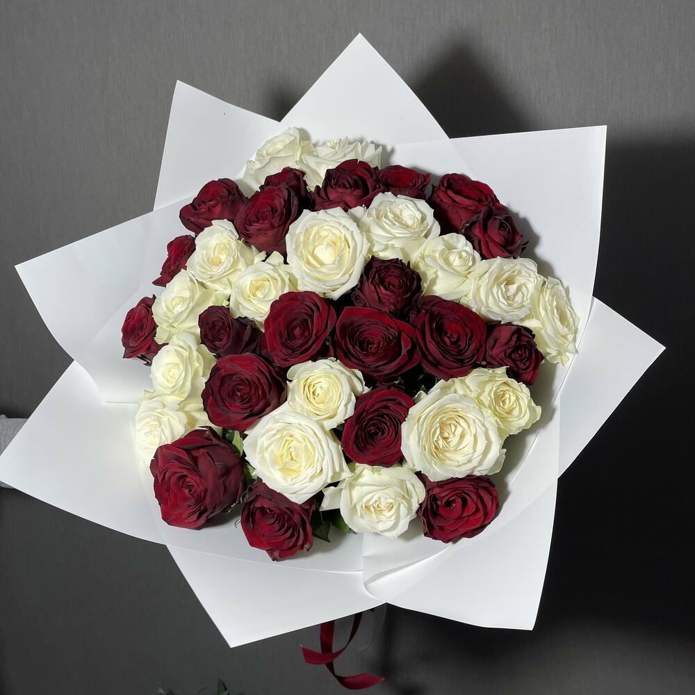 Букет микс из 37 роз